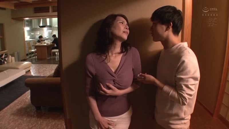 Baise la mère d'un ami, elle aime ça