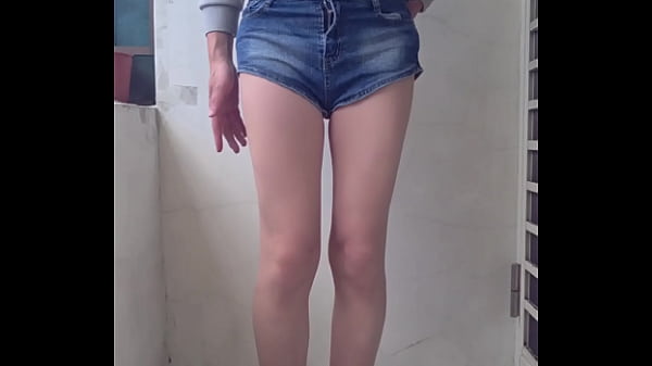 Shemale Ting Xuan Masturbating with a dildo on the balcony