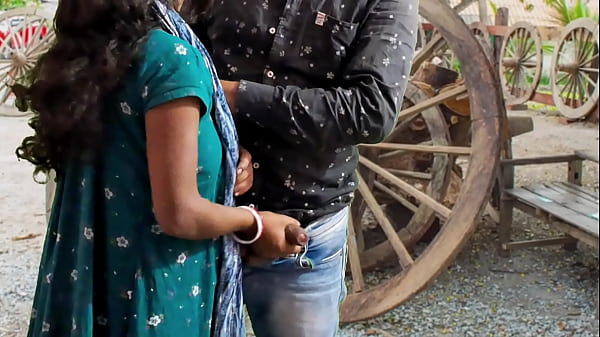 Bharti Bhabhi viene a follar en casa